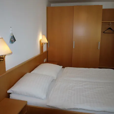 Charmantes Mit Balkon Zum Garten Nahe Wien Appartement Gumpoldskirchen